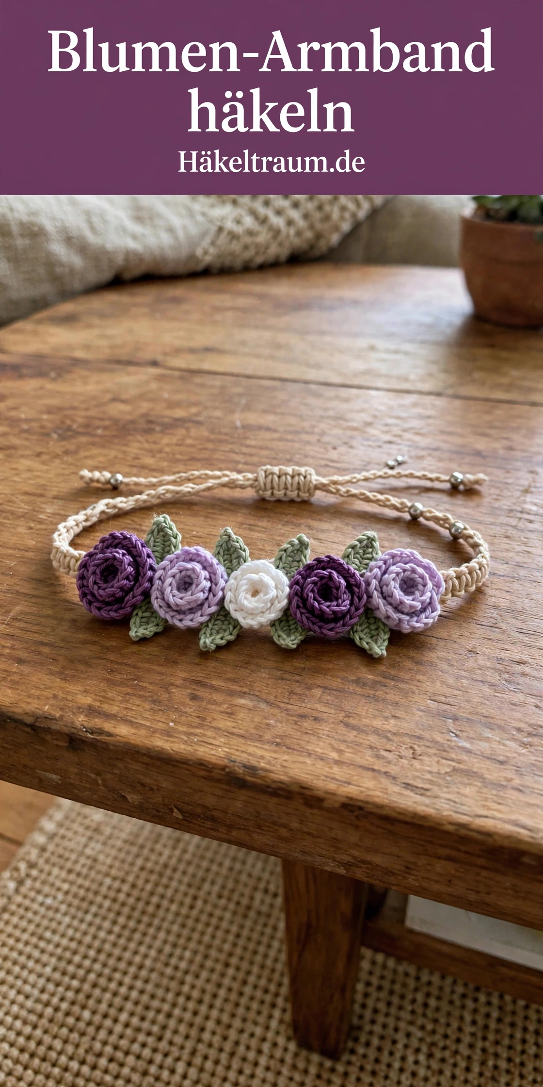Lavendelblüten-Armband aus gehäkelten Rosen